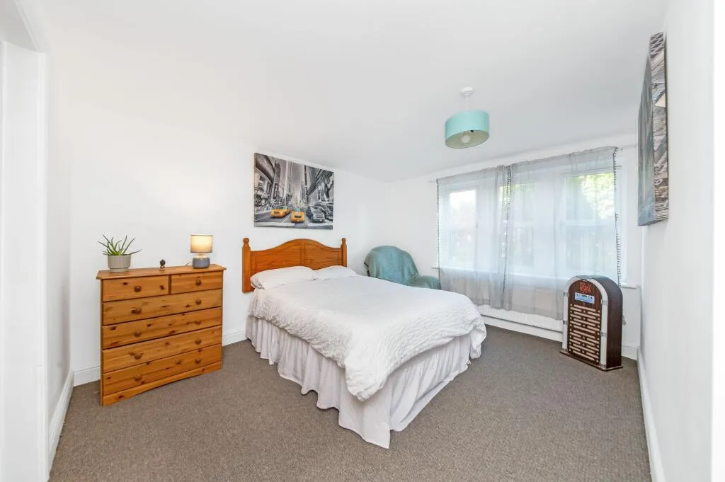 4 bed Detached