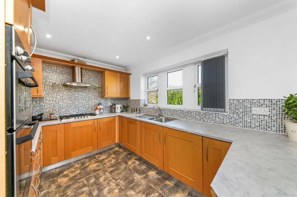 4 bed Detached