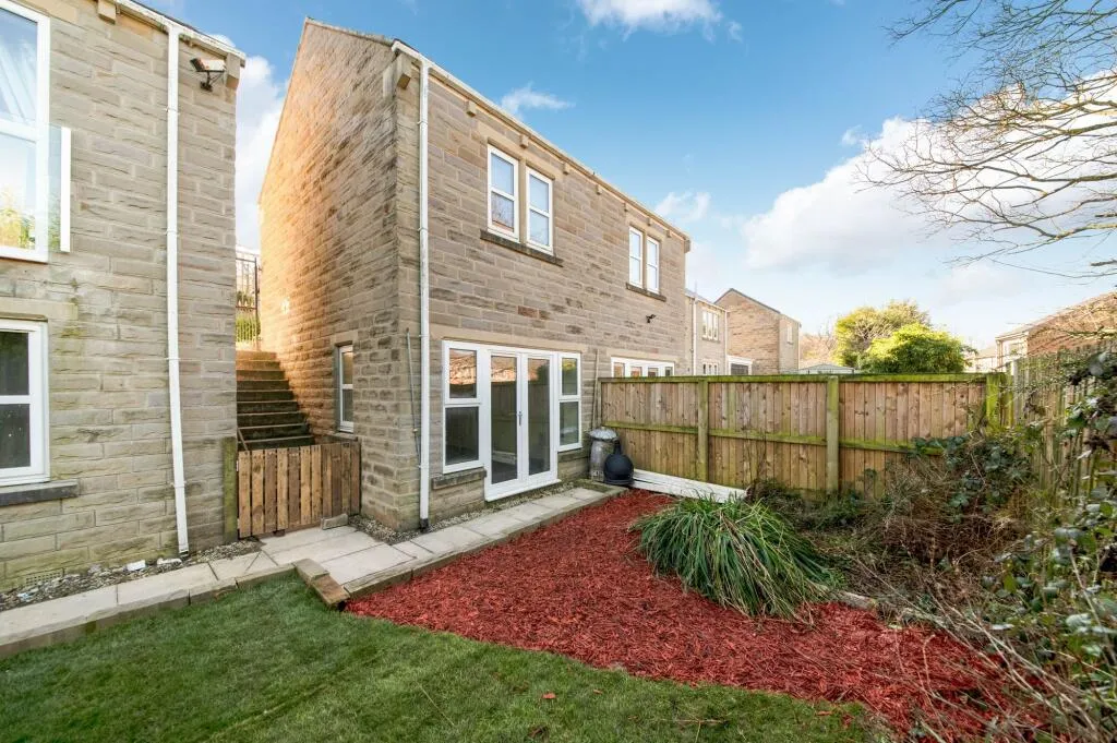 4 bed Detached