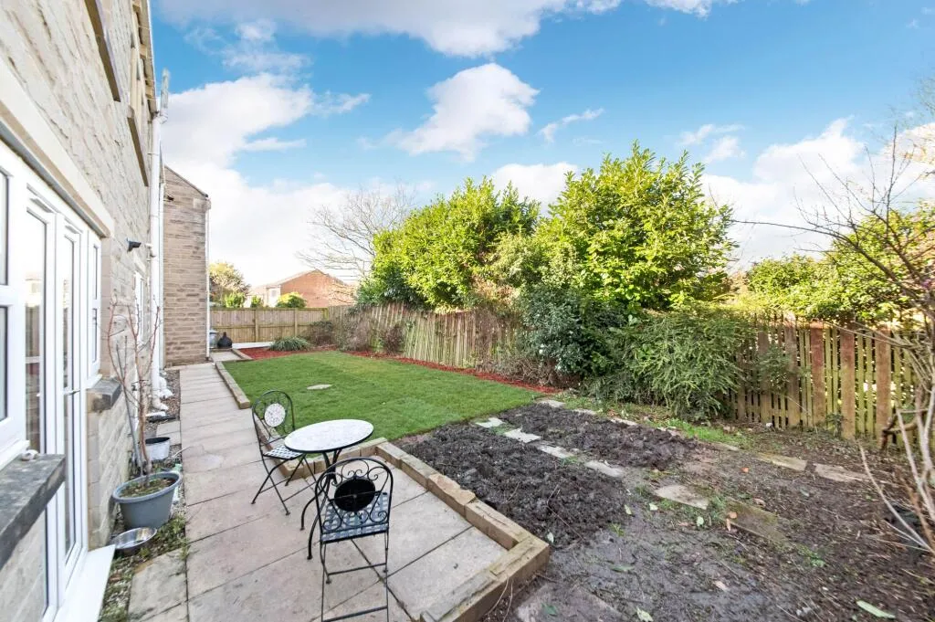 4 bed Detached