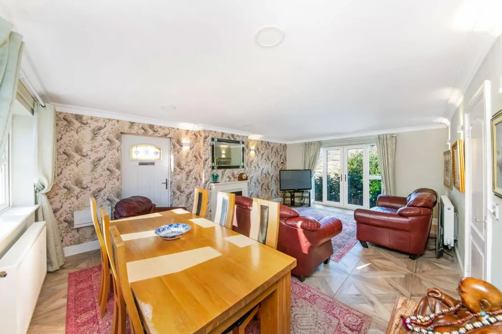 4 bed Detached