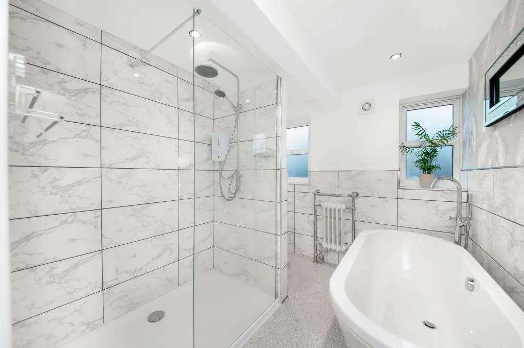 4 bed Detached