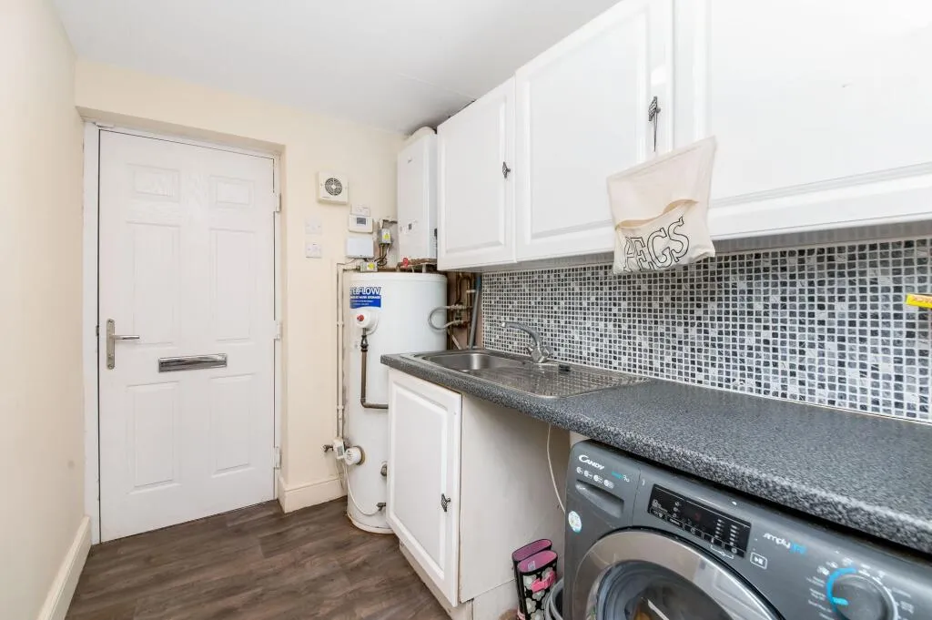 4 bed Detached