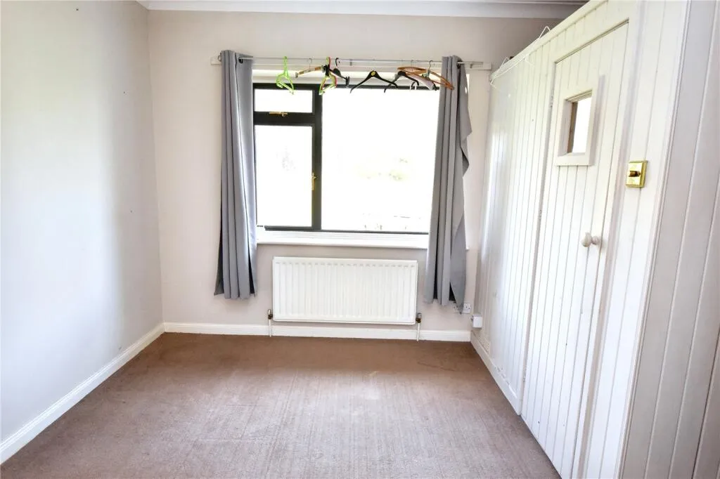 5 bed Detached Bungalow