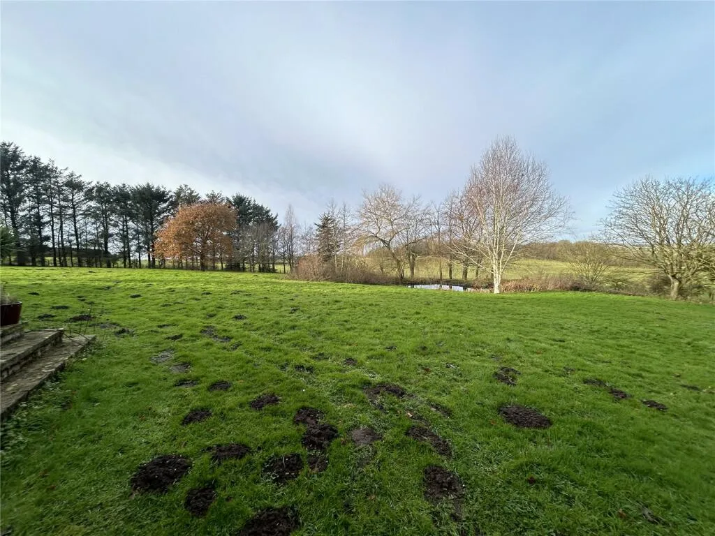 5 bed Detached Bungalow