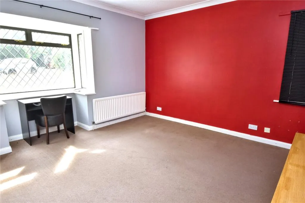 5 bed Detached Bungalow