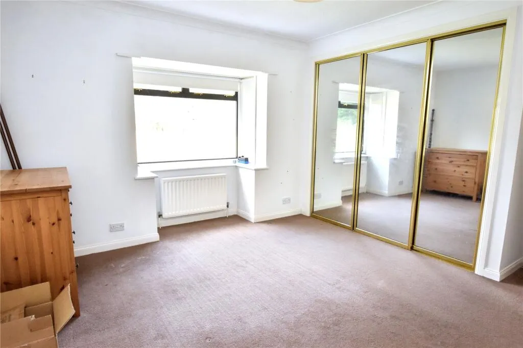 5 bed Detached Bungalow
