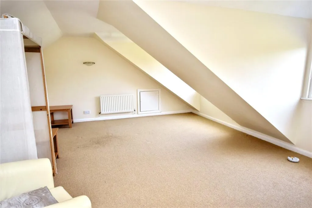 5 bed Detached Bungalow