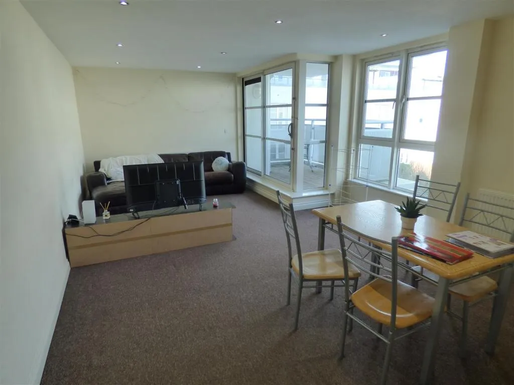 2 bed Apartment