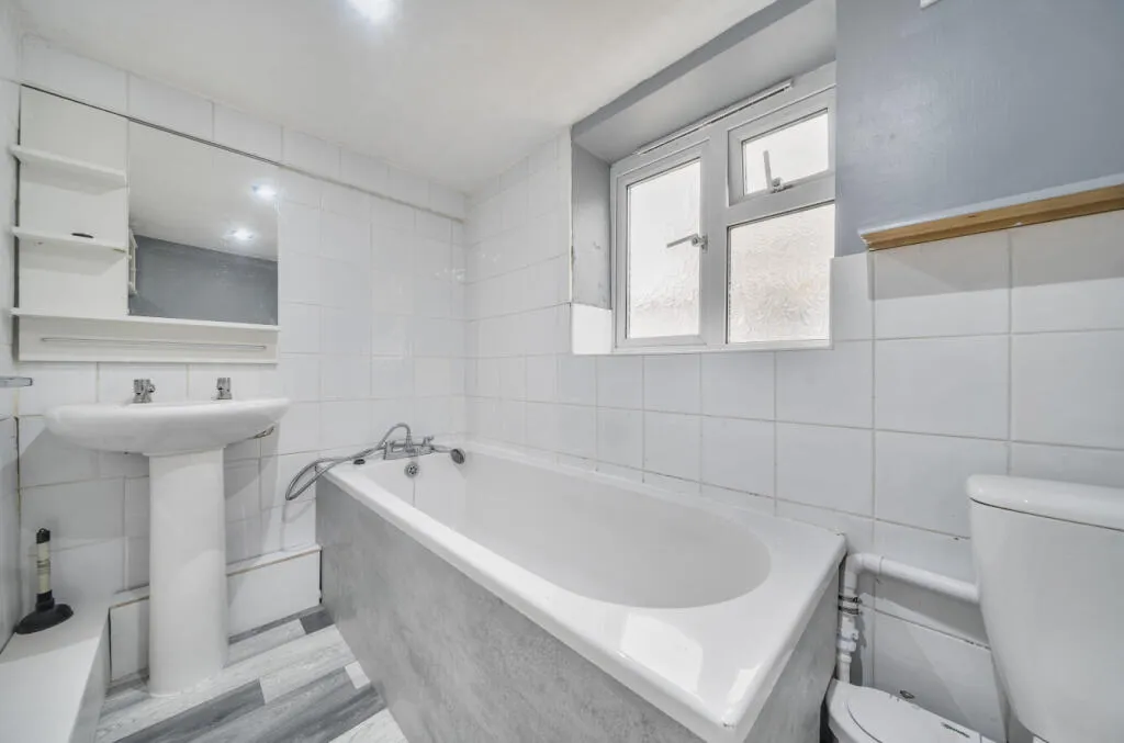 2 bed Ground Flat
