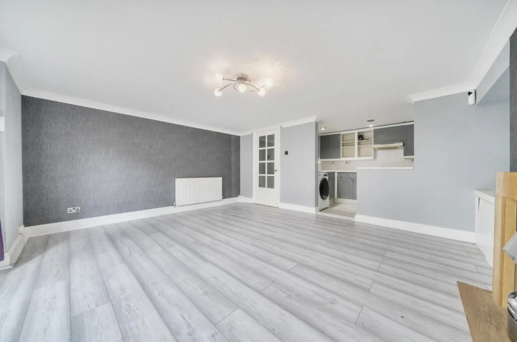 2 bed Ground Flat