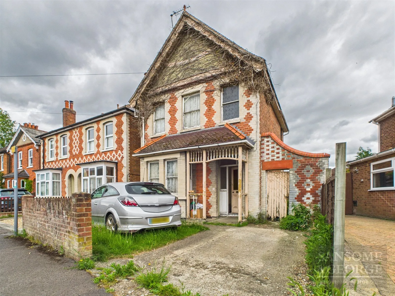 4 bed Detached
