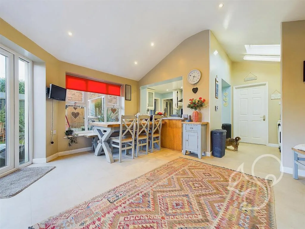 4 bed Detached