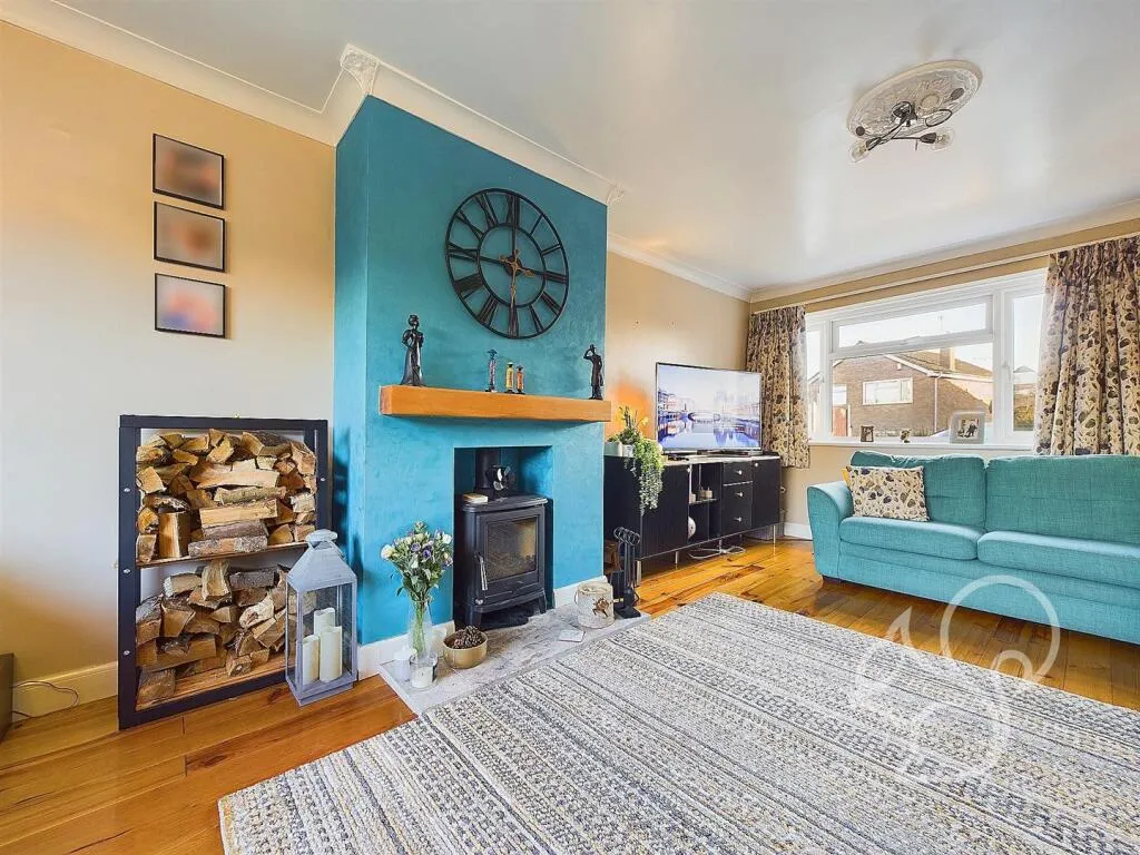 4 bed Detached