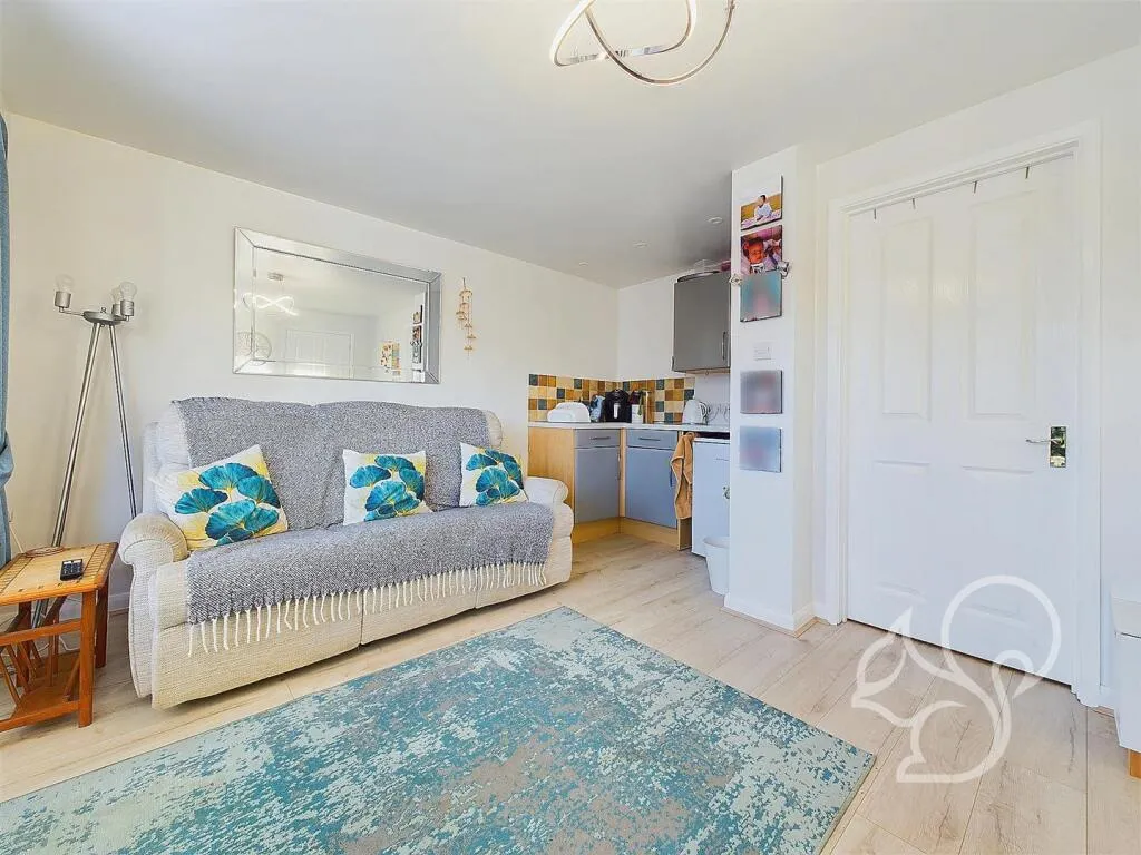 4 bed Detached