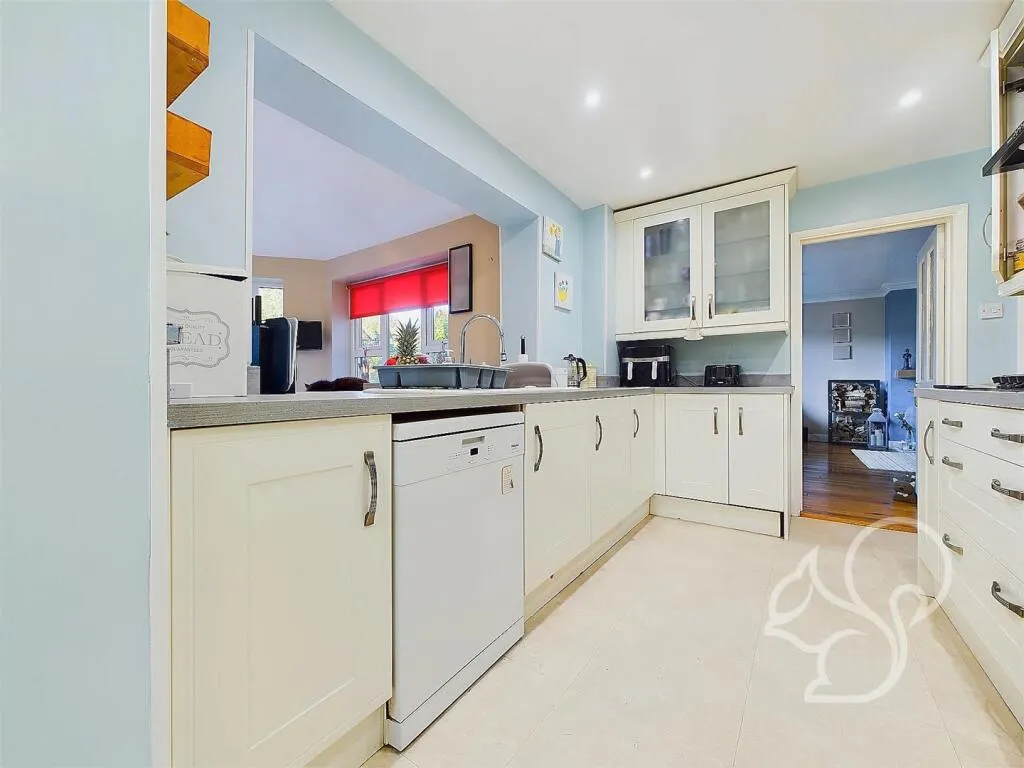 4 bed Detached