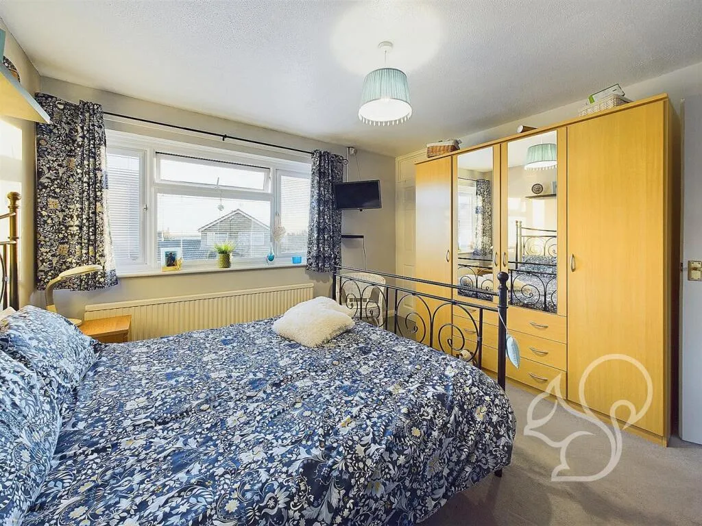 4 bed Detached