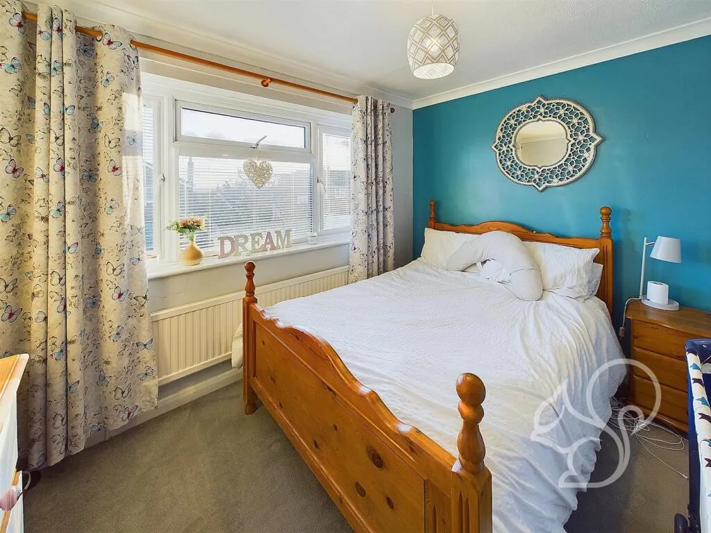 4 bed Detached