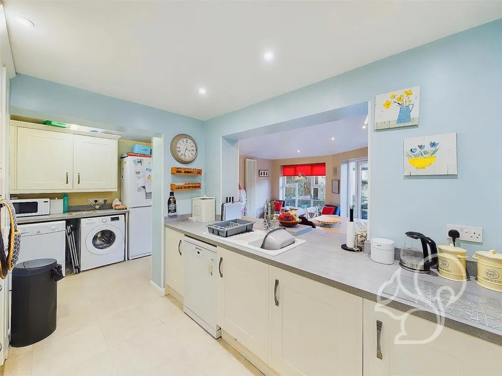 4 bed Detached