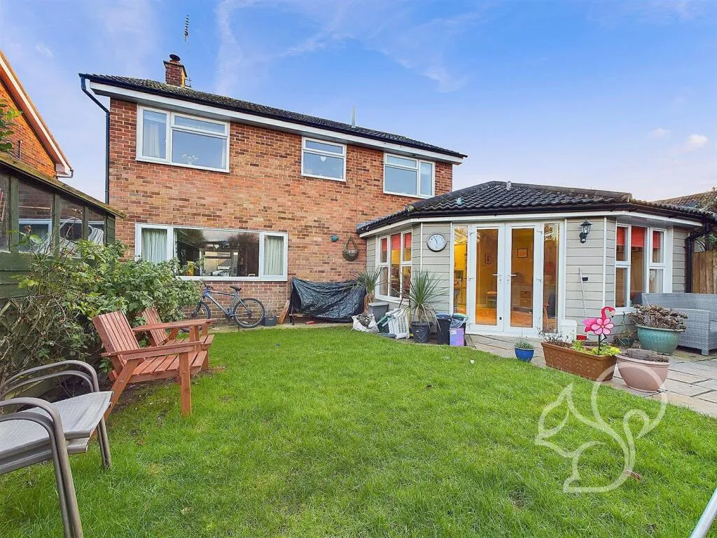 4 bed Detached