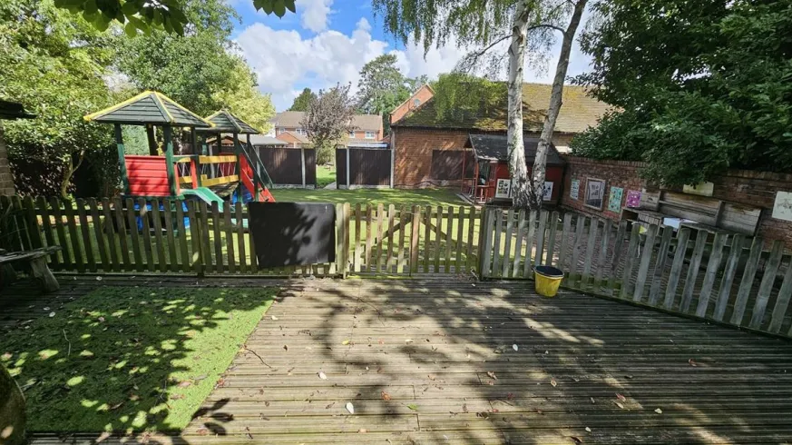 10 bed Detached