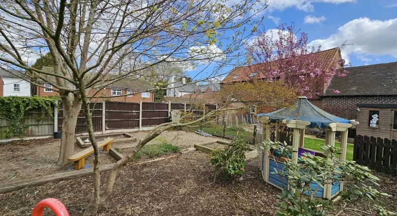 10 bed Detached