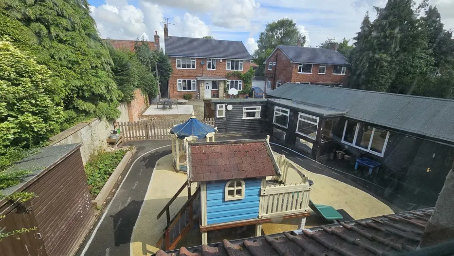 10 bed Detached
