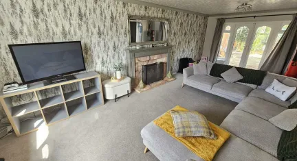 10 bed Detached