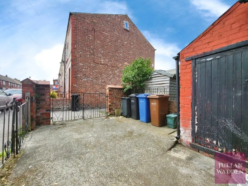 2 bed End of Terrace