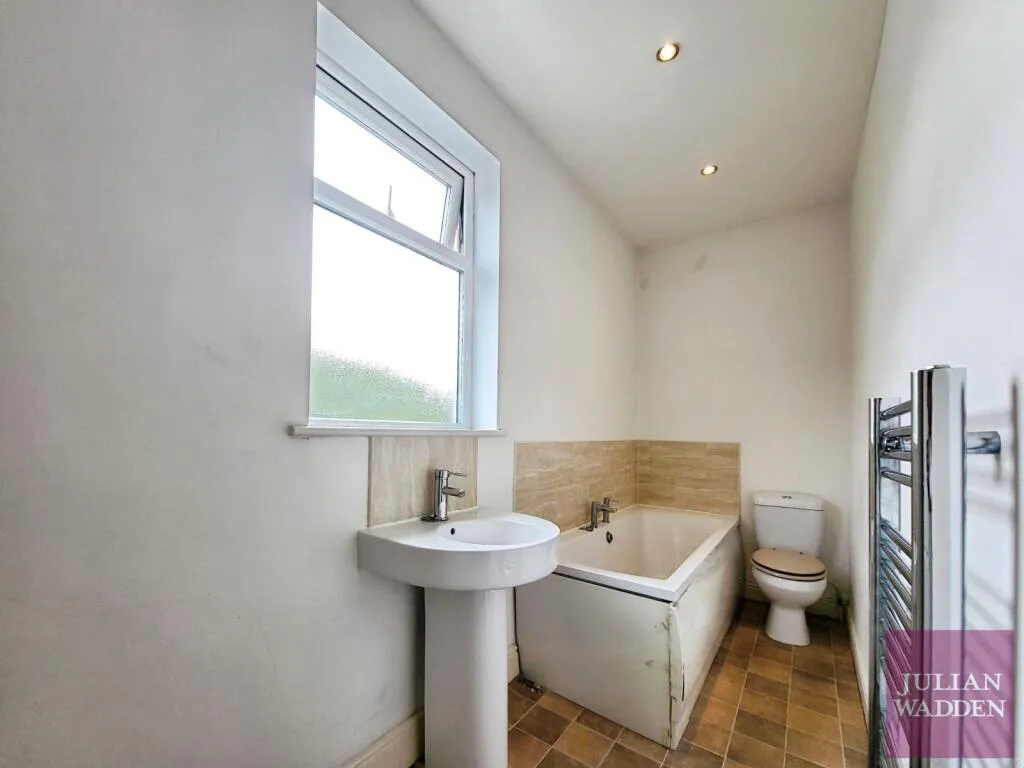 2 bed End of Terrace