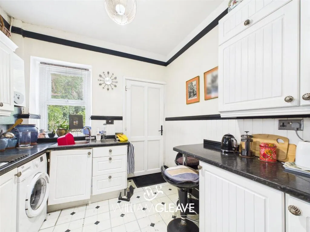 1 bed Ground Flat