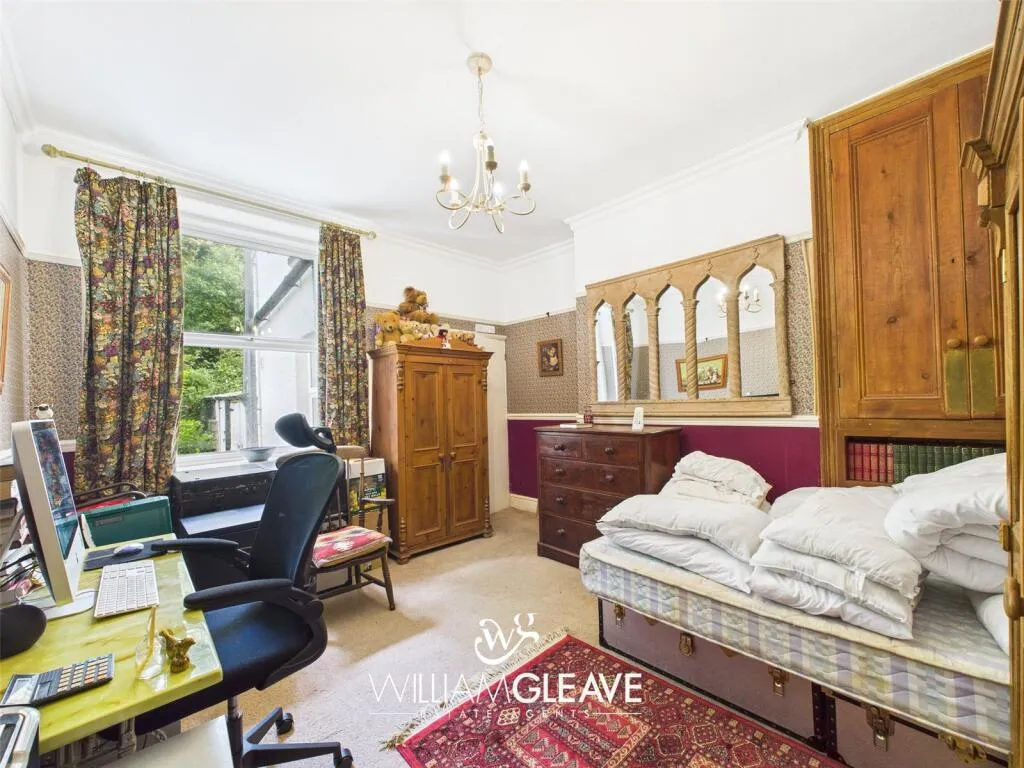 1 bed Ground Flat
