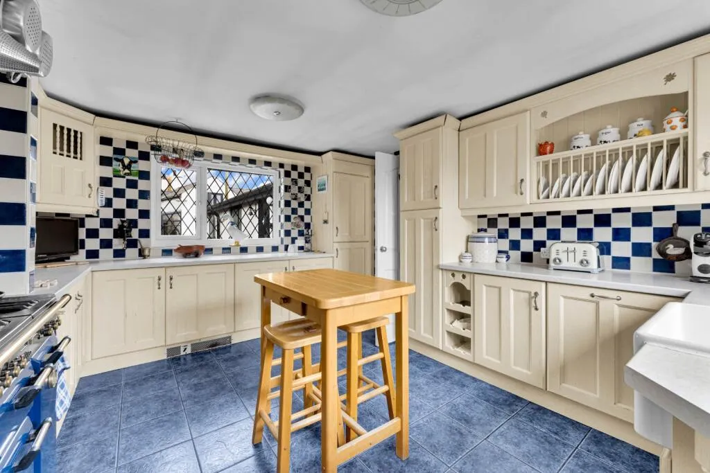 7 bed Farm House