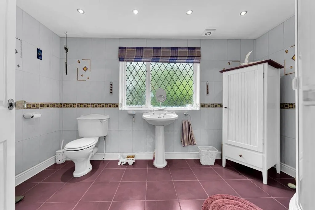 7 bed Farm House