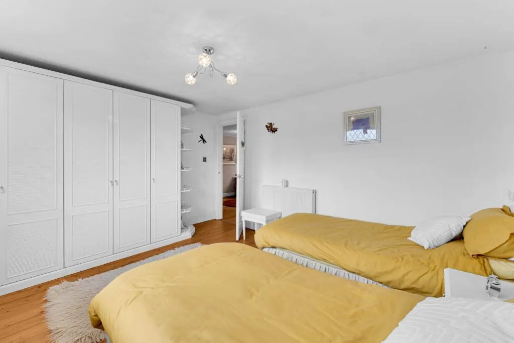 7 bed Farm House