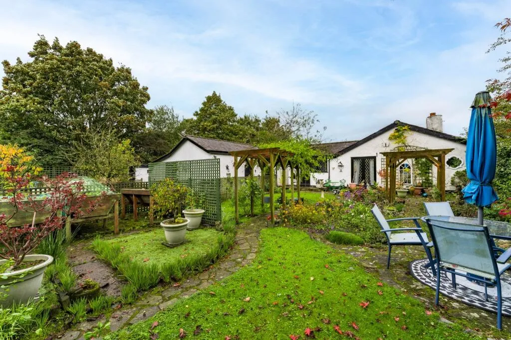 7 bed Farm House