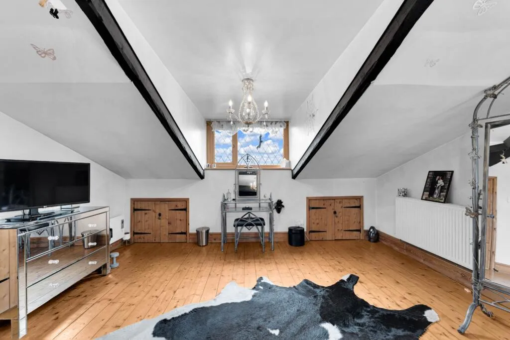 7 bed Farm House