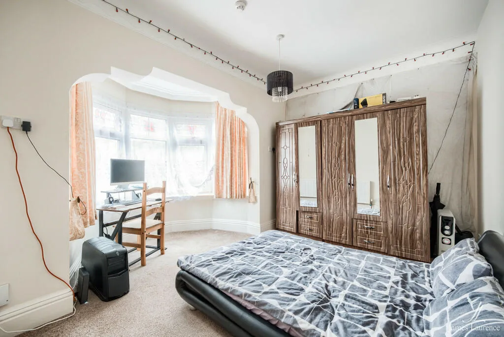 9 bed Block of Apartments