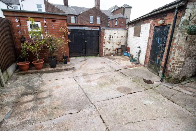 2 bed End of Terrace
