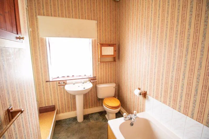 2 bed End of Terrace