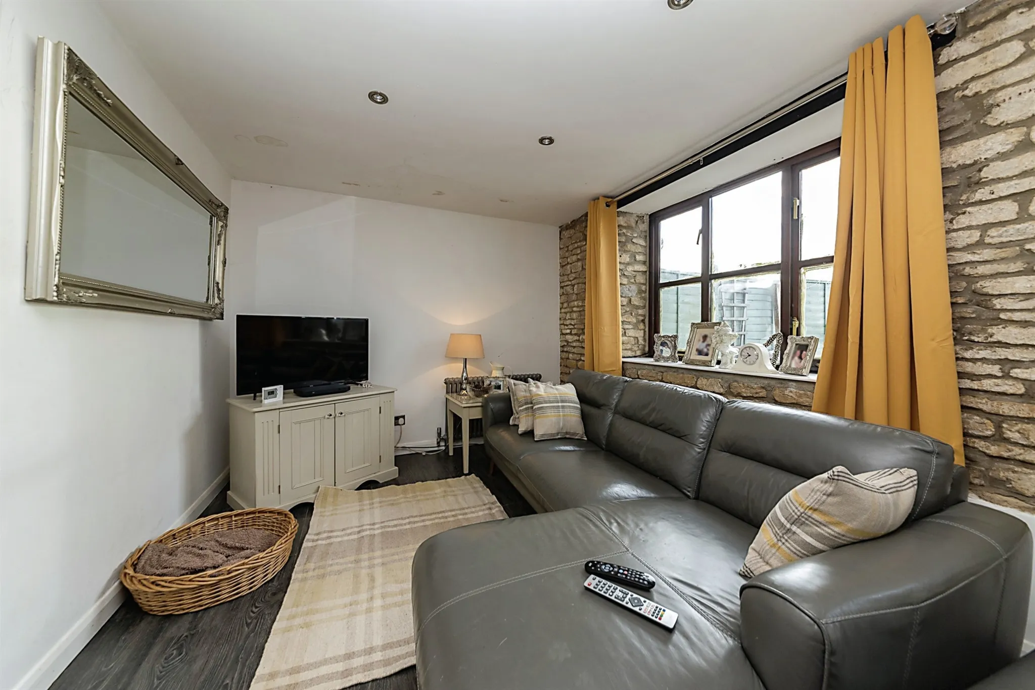 2 bed Semi-Detached