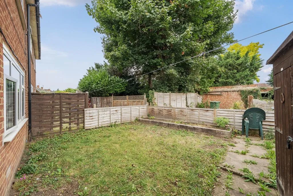 2 bed Maisonette
