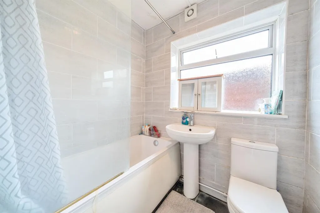 2 bed Maisonette