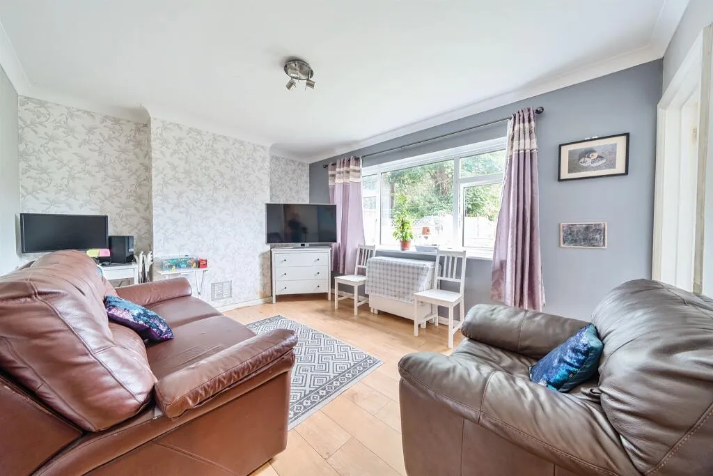 2 bed Maisonette