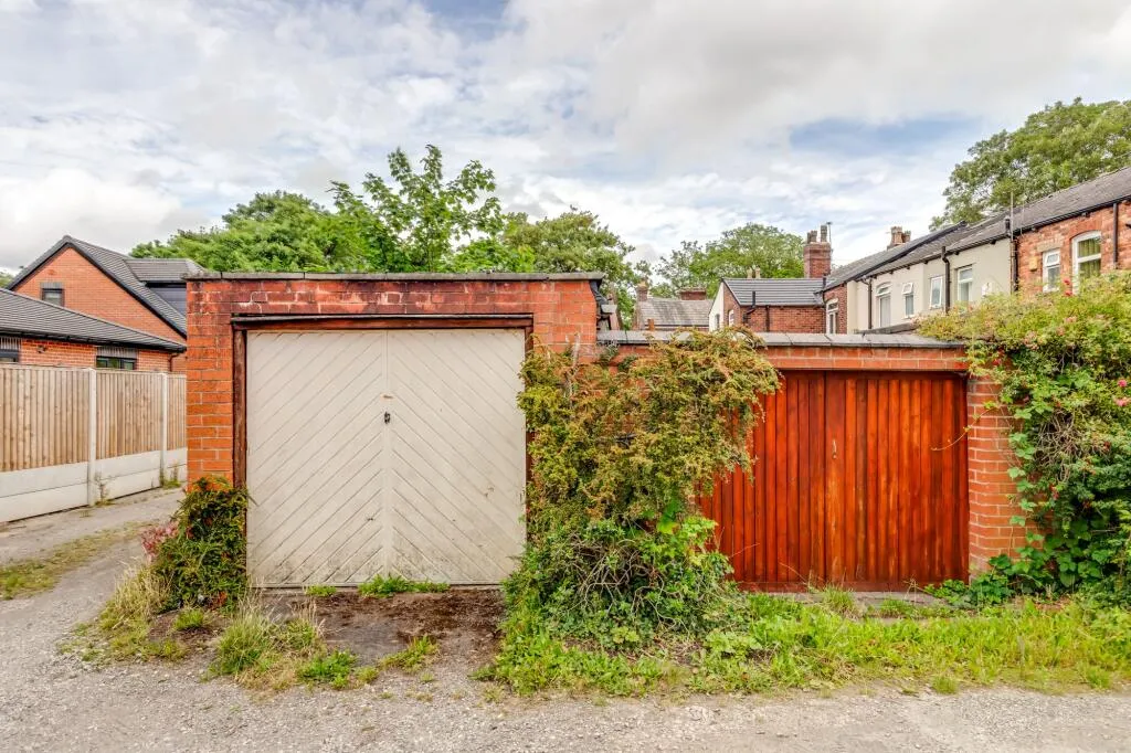 2 bed End of Terrace