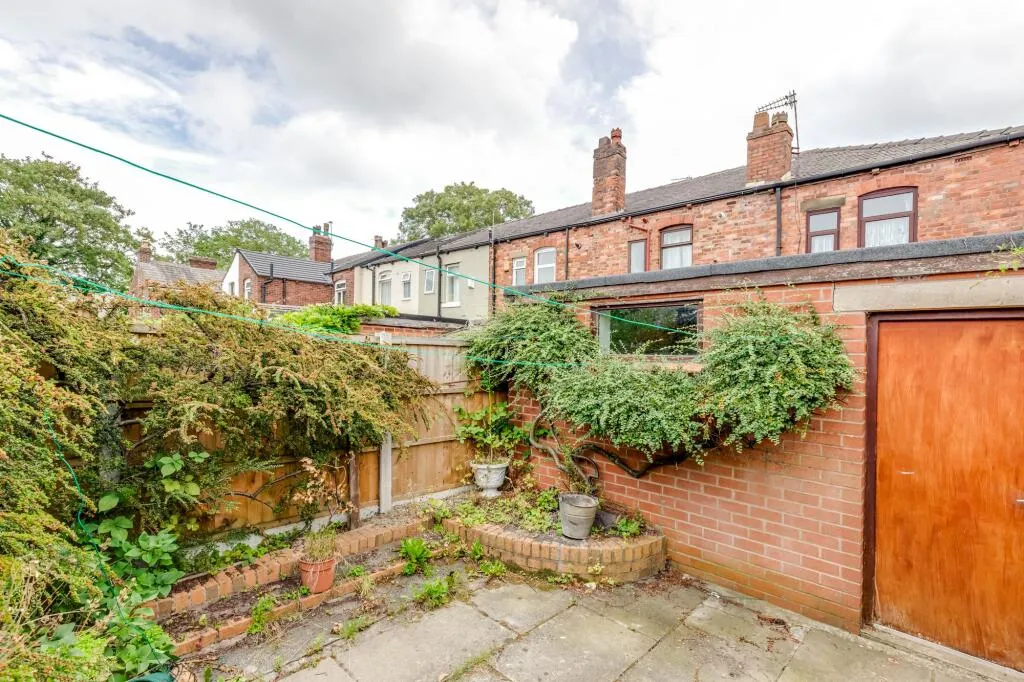 2 bed End of Terrace