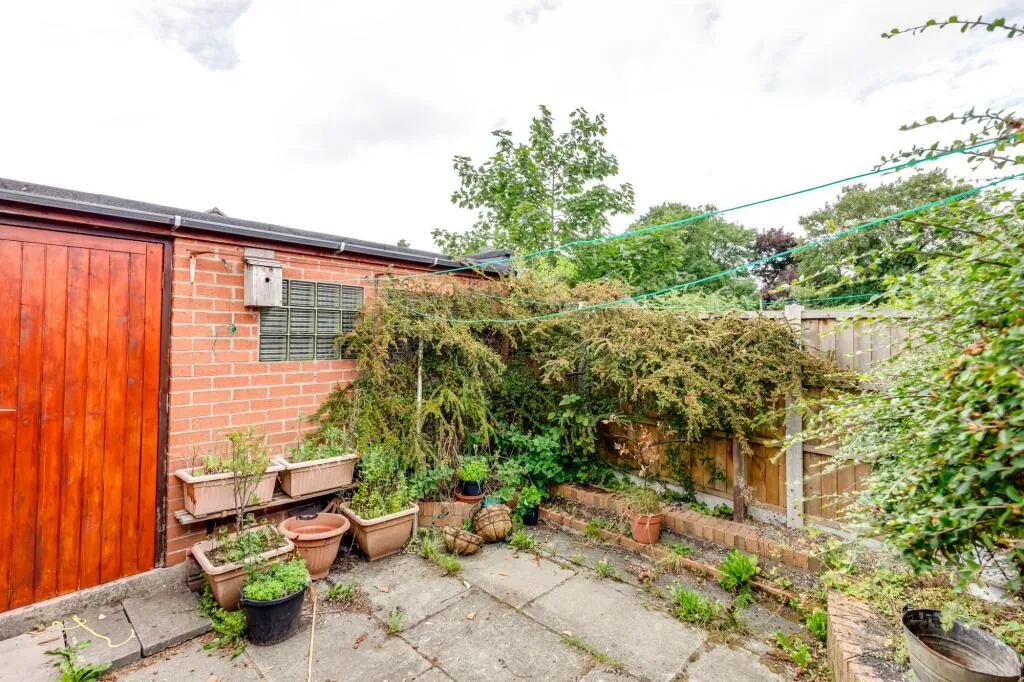 2 bed End of Terrace