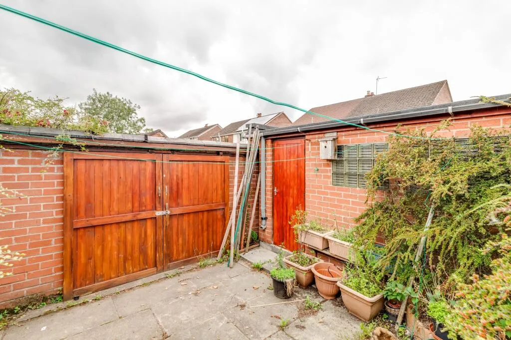 2 bed End of Terrace