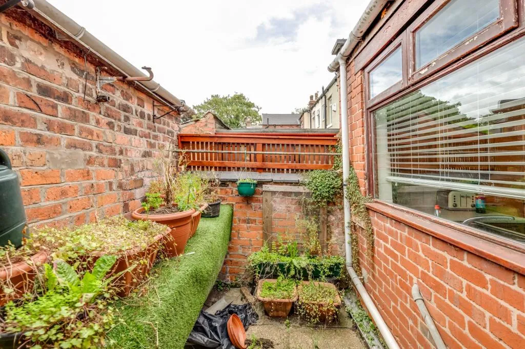 2 bed End of Terrace