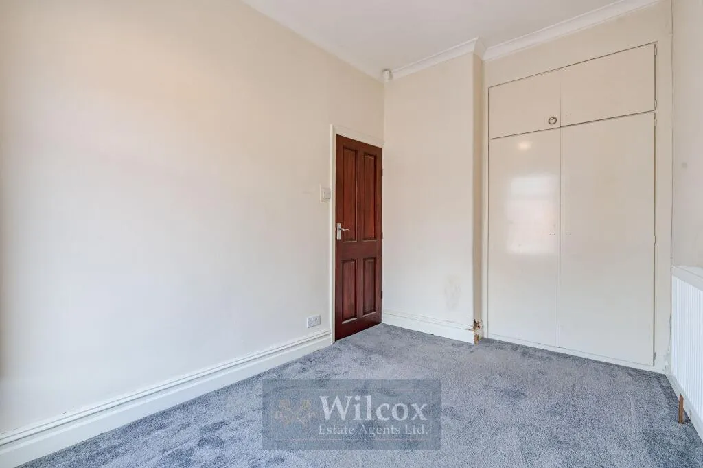 4 bed Shop